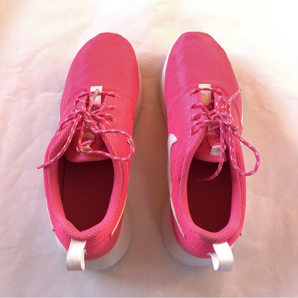 Nike Pink Blast Sneakers Running Shoes Outdoor Size Youth 6.5